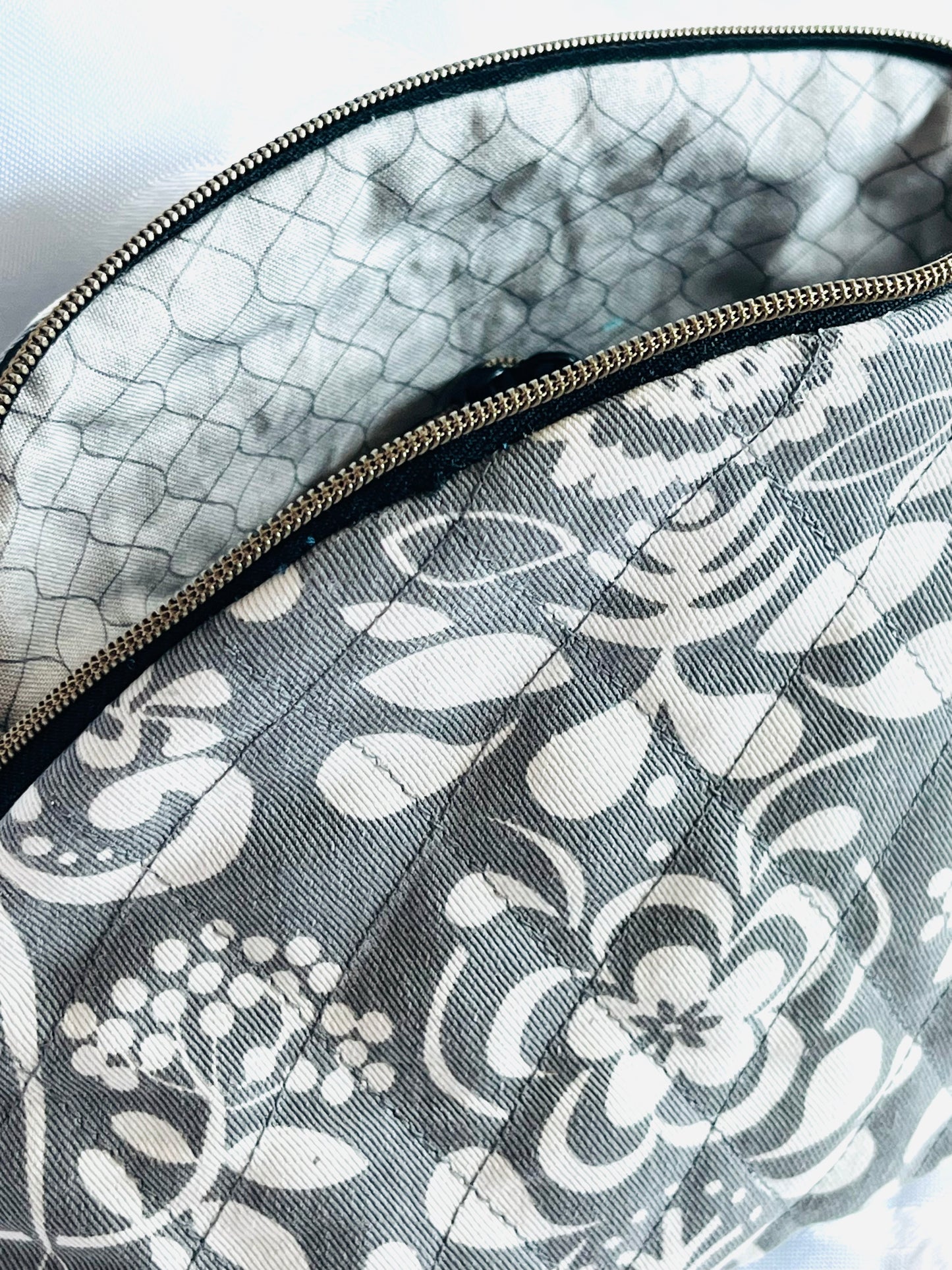 Grå sminkepung str S.